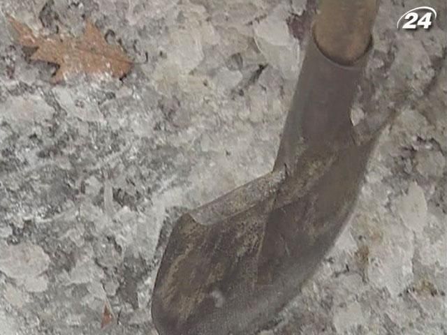 Украинские коммунальщики бессильны перед погодными условиями Украинские коммунальщики бессильны перед погодными условиями