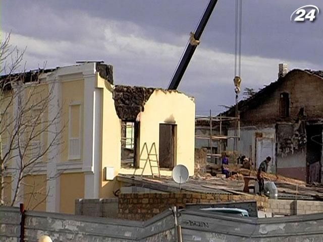 30 сімферопольців, в яких згоріли квартири, досі не мають де жити 30 сімферопольців, в яких згоріли квартири, досі не мають де жити