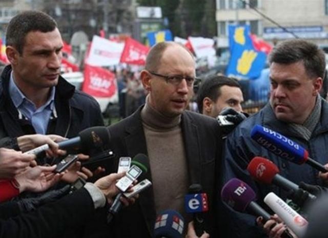 Оппозиционеры собрали подписи и проведут внеочередную сессию Рады Оппозиционеры собрали подписи и проведут внеочередную сессию Рады