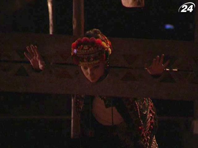 Театр "ДАХ" презентовал в Киеве свою интерпретацию произведения Гоголя Театр "ДАХ" презентовал в Киеве свою интерпретацию произведения Гоголя