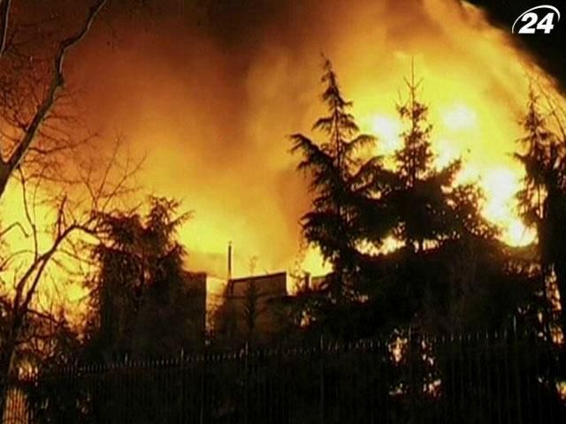 У Стамбулі горів палац часів Оттоманської імперії У Стамбулі горів палац часів Оттоманської імперії