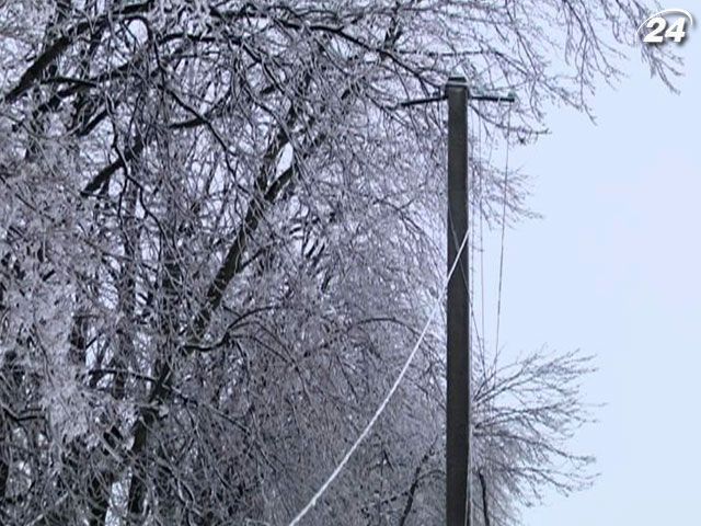 На Львівщині близько 250 населених пунктів залишилися без світла На Львівщині близько 250 населених пунктів залишилися без світла