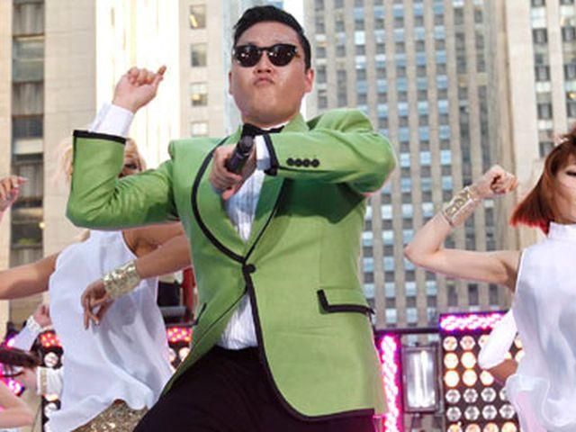 7-месячный малыш потанцевал под Gangnam Style (Видео)