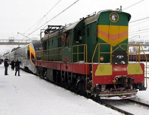 Пасажир несправного потяга Hyundai подав позов проти "Укрзалізниці" Пасажир несправного потяга Hyundai подав позов проти "Укрзалізниці"