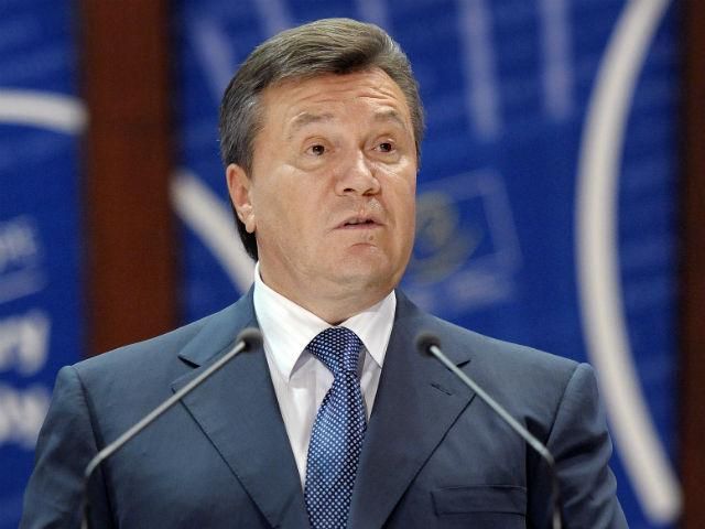 Янукович не бере участі у ланчі у Давосі і повертається до Києва