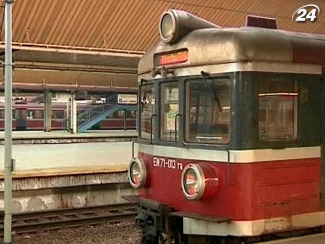 Польские железнодорожники временно заблокировали движение поездов Польские железнодорожники временно заблокировали движение поездов