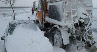 Українцям радять утриматися від поїздок у Румунію через снігопади 