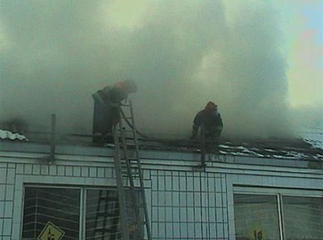 На Черкащині через обігрівач загорівся магазин, в якому були покупці На Черкащині через обігрівач загорівся магазин, в якому були покупці