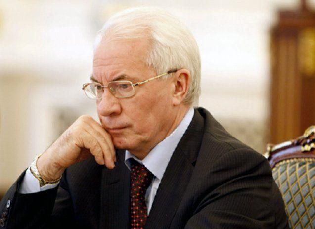 Азаров хоче, щоб українці почувались комфортно і не думали кудись виїжджати Азаров хоче, щоб українці почувались комфортно і не думали кудись виїжджати