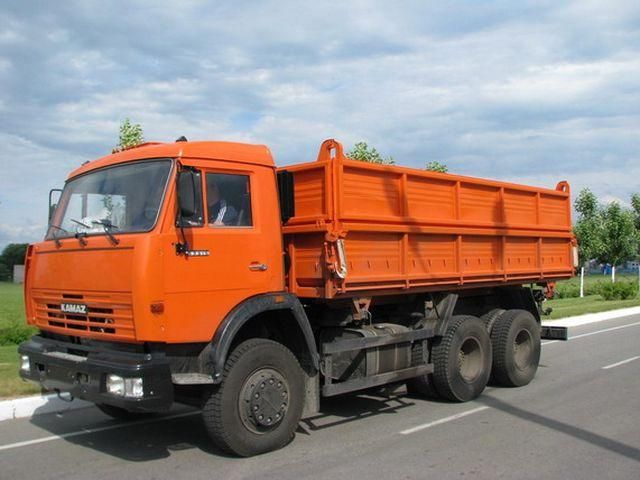 Запоріжжя: причіп відірвався від КамАЗу і влетів у маршрутку з людьми Запоріжжя: причіп відірвався від КамАЗу і влетів у маршрутку з людьми