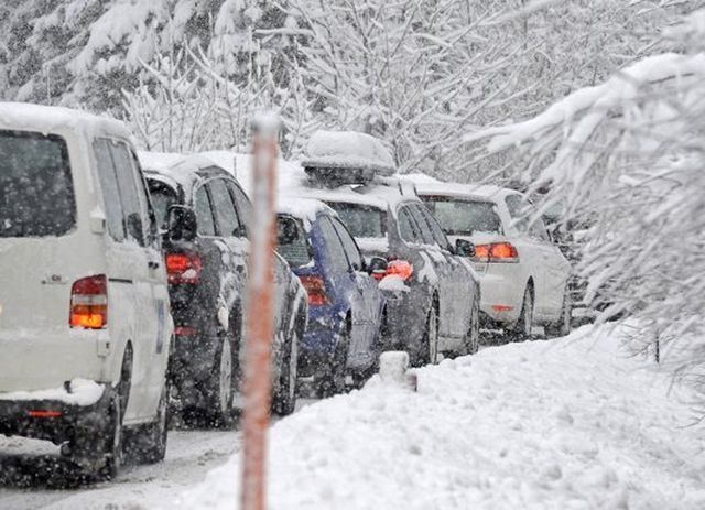 Из-за снежной непогоды автобусы не пускают в Одессу Из-за снежной непогоды автобусы не пускают в Одессу