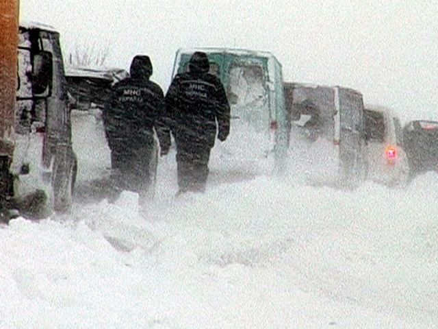 На Одесщине из снежных заносов достали более 300 автомобилей