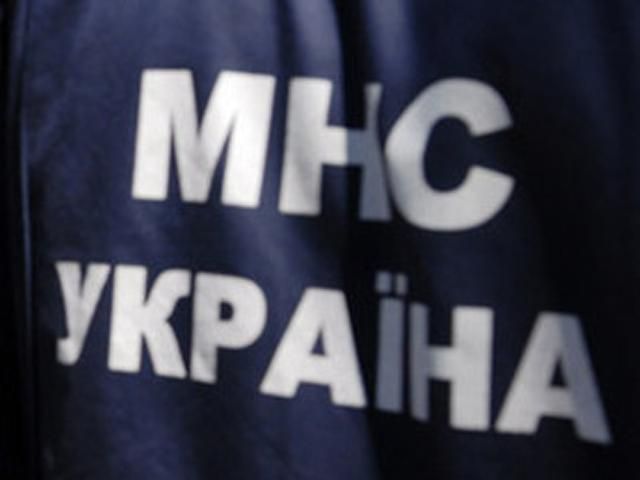 Маленькая девочка на санках упала в канализационный колодец Маленькая девочка на санках упала в канализационный колодец