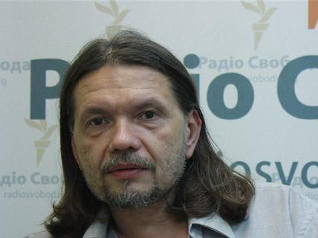 Бригинец: Книжные магазины превращают в стрип-клубы Бригинец: Книжные магазины превращают в стрип-клубы