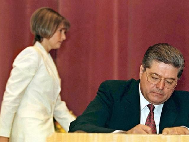 Портников: Тимошенко з'явилася в українській політиці лише після зникнення Лазаренка Портников: Тимошенко з'явилася в українській політиці лише після зникнення Лазаренка