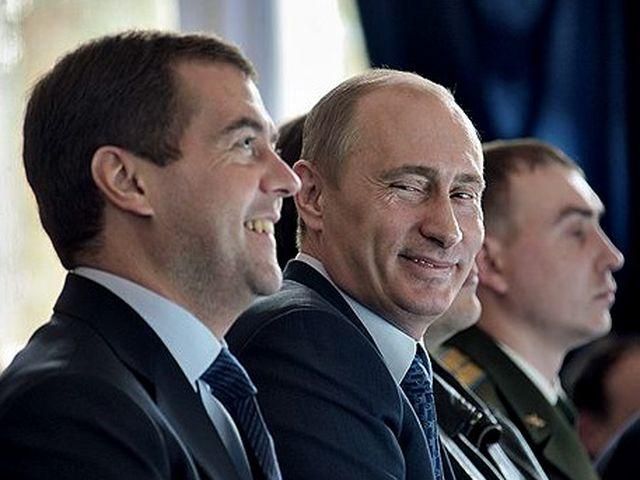 Медведев говорит, что Путин принимает не все решения в России