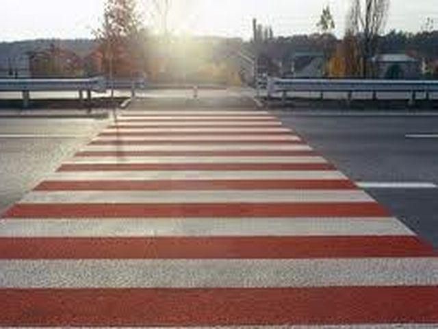 На Львівщині молодий горе-водій збив жінку на переході На Львівщині молодий горе-водій збив жінку на переході