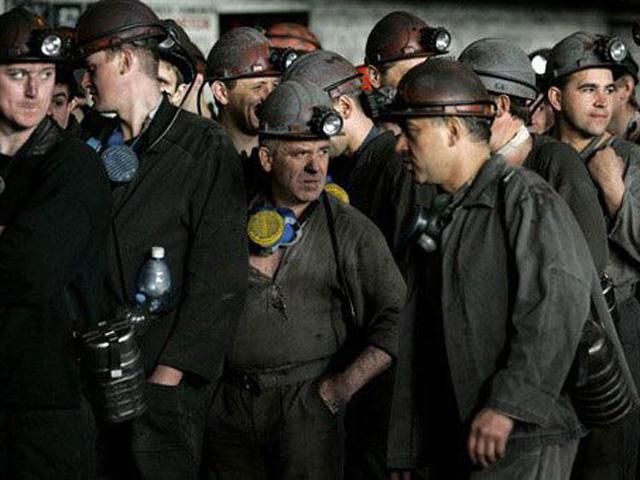 На Львовщине почти 90 горняков застряли в шахте