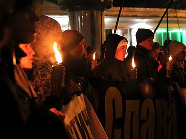 В Одессе пророссийские организации сожгли флаг УПА В Одессе пророссийские организации сожгли флаг УПА