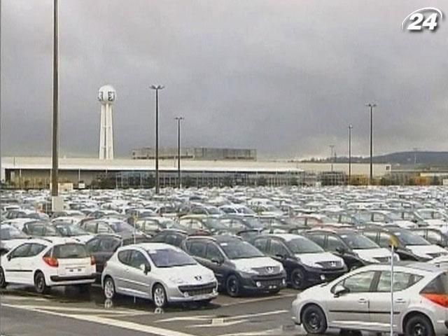 Французький суд заборонив Peugeot Citroen скорочувати робітників