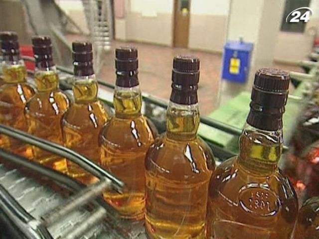 Як виготовляють віскі: секрети професіоналів (Відео) Як виготовляють віскі: секрети професіоналів (Відео)