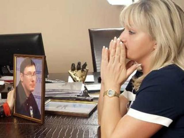 Жена Луценко: Мужа забрали из больницы с открытой язвой и кровотечением Жена Луценко: Мужа забрали из больницы с открытой язвой и кровотечением