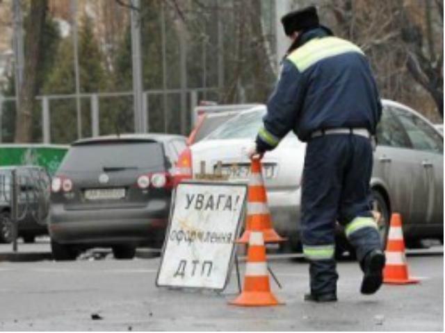 Жуткое ДТП в Киеве: 2 погибших и 4 разбитых авто (Видео)