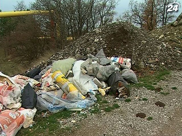 Південний берег Криму завалюють будівельним сміттям