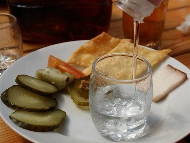 Сегодня - День рождения водки Сегодня - День рождения водки