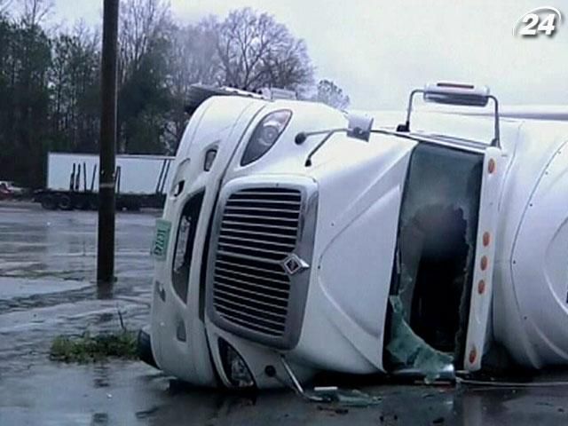 США потерпают от торнадо США потерпают от торнадо