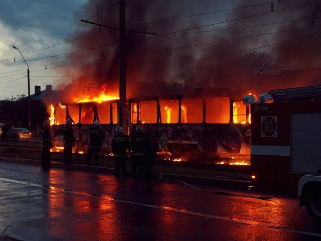 В Донецке горел трамвай с пассажирами
