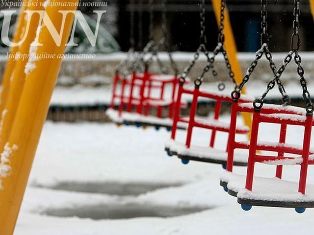 Сильный снегопад в Киеве парализовал дорожное движение(Фото) Сильный снегопад в Киеве парализовал дорожное движение(Фото)
