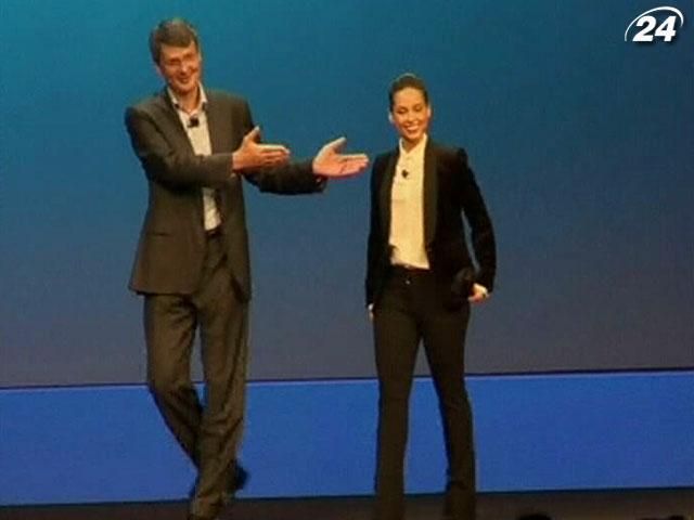 Аліша Кіс - креативний директор BlackBerry Аліша Кіс - креативний директор BlackBerry