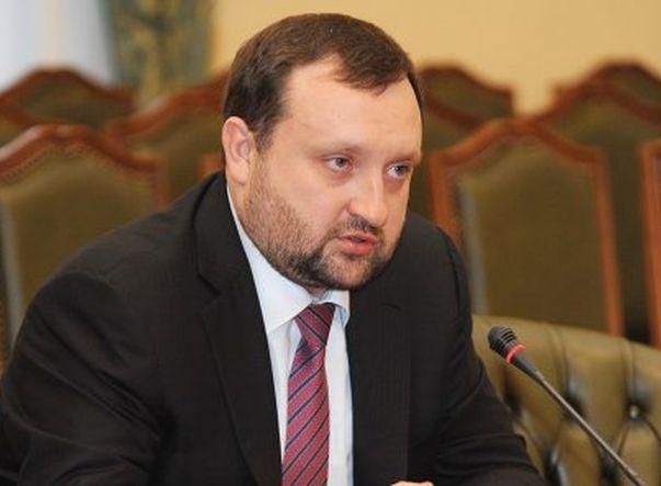 В уряді засекретили інформацію про зустрічі Арбузова в США В уряді засекретили інформацію про зустрічі Арбузова в США