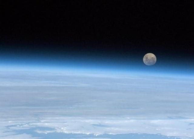 Астронавт-блогер из Канады фотографирует Землю из космоса (Фото)