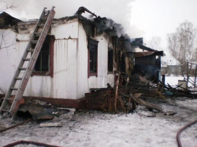 Три человека сгорели заживо в доме на Черниговщине (Фото)