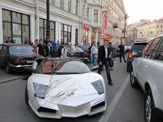 Чоловіки частіше збивають пішоходів, жінки – припарковані авто Чоловіки частіше збивають пішоходів, жінки – припарковані авто