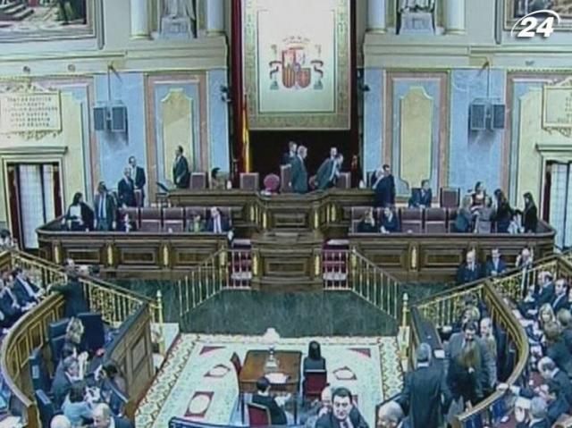 В Іспанії правлячу партію підозрюють у незаконному фінансуванні В Іспанії правлячу партію підозрюють у незаконному фінансуванні