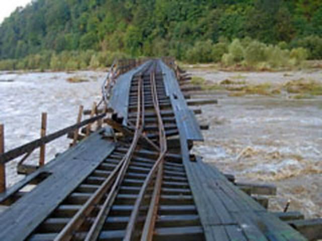 На Закарпатті через негоду підтоплено 55 будинків