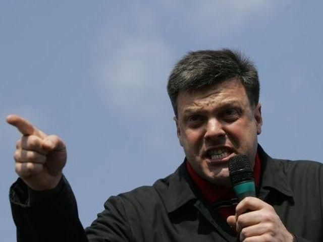 Тягнибок обурений, що нардепам хамлять і б'ють їх по всій Україні Тягнибок обурений, що нардепам хамлять і б'ють їх по всій Україні