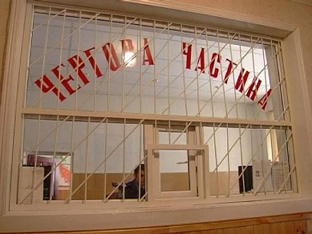 Пьяная соседка откусила подруге палец, потому что она неправильно готовила Пьяная соседка откусила подруге палец, потому что она неправильно готовила