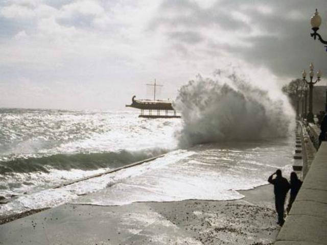 В Крыму будет штормить два дня В Крыму будет штормить два дня