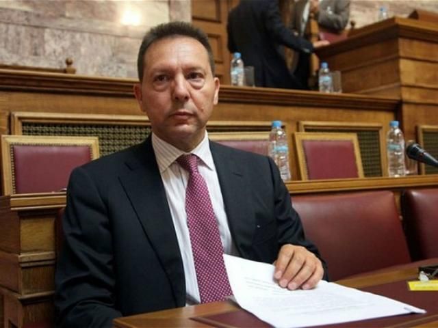 Министр финансов Греции получил письмо с угрозами и пулей