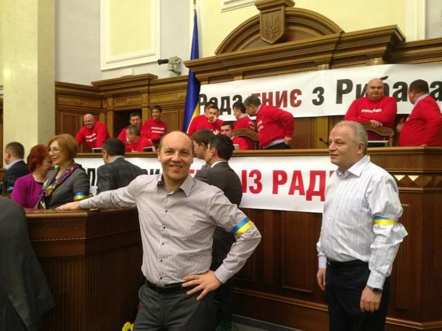 Симоненко: Блокирование трибуны выгодно не только оппозиции, но и власти Симоненко: Блокирование трибуны выгодно не только оппозиции, но и власти