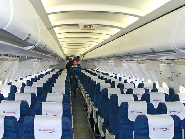 Троє п'яних росіян влаштували скандал на борту літака Троє п'яних росіян влаштували скандал на борту літака