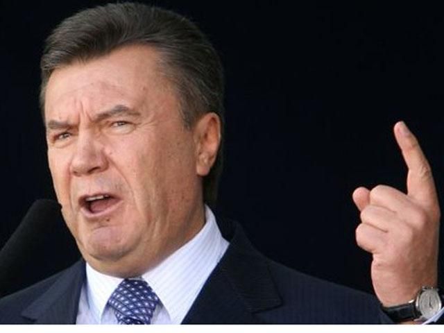 Яценюк: Янукович за своє президентство скоїв понад 900 злочинів