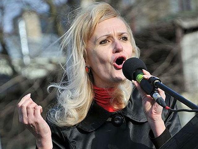 Фаріон готує позов проти комуніста через те, що "блеяла ця тінь 1937 року" Фаріон готує позов проти комуніста через те, що "блеяла ця тінь 1937 року"