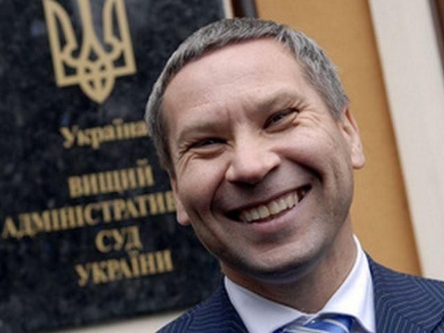 Регіонал вимагає судити Яценюка за зловживання коштами на "Раду-3"