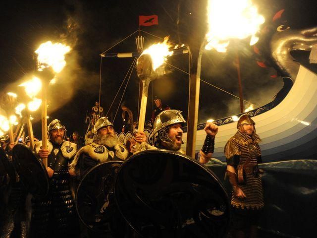 Вогняний фестиваль у Шотландії (Фото)