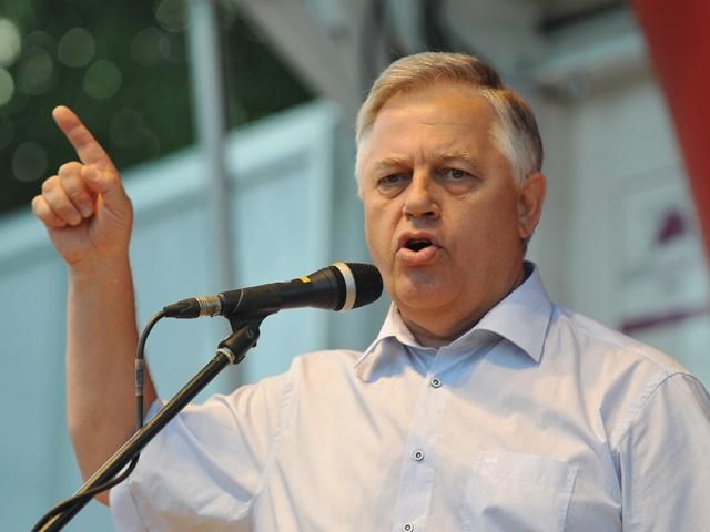 Симоненко хоче, щоб за явкою депутатів слідкували керівники фракцій Симоненко хоче, щоб за явкою депутатів слідкували керівники фракцій